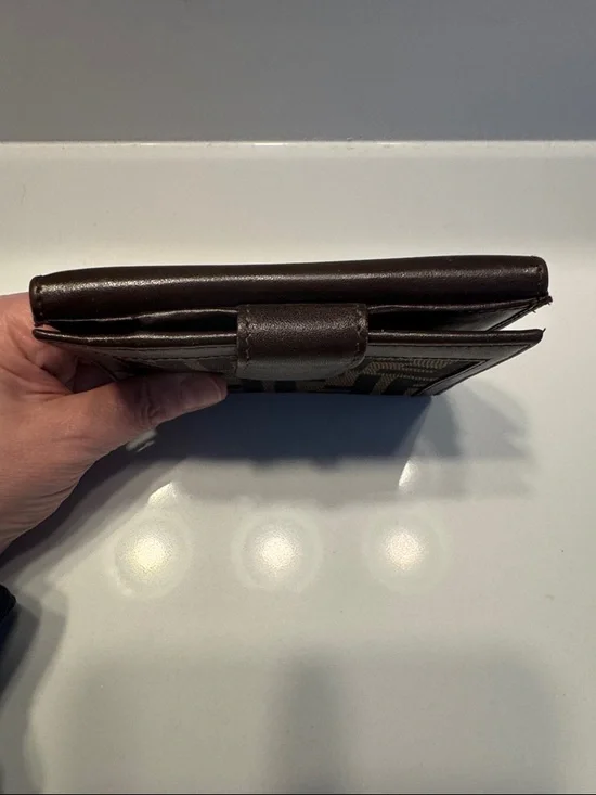 Authentic FENDI Wallet - Picture 6 of 12